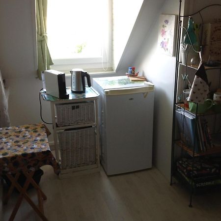 Bed and Breakfast Le Jardin Des Poules Thiétreville Exterior foto