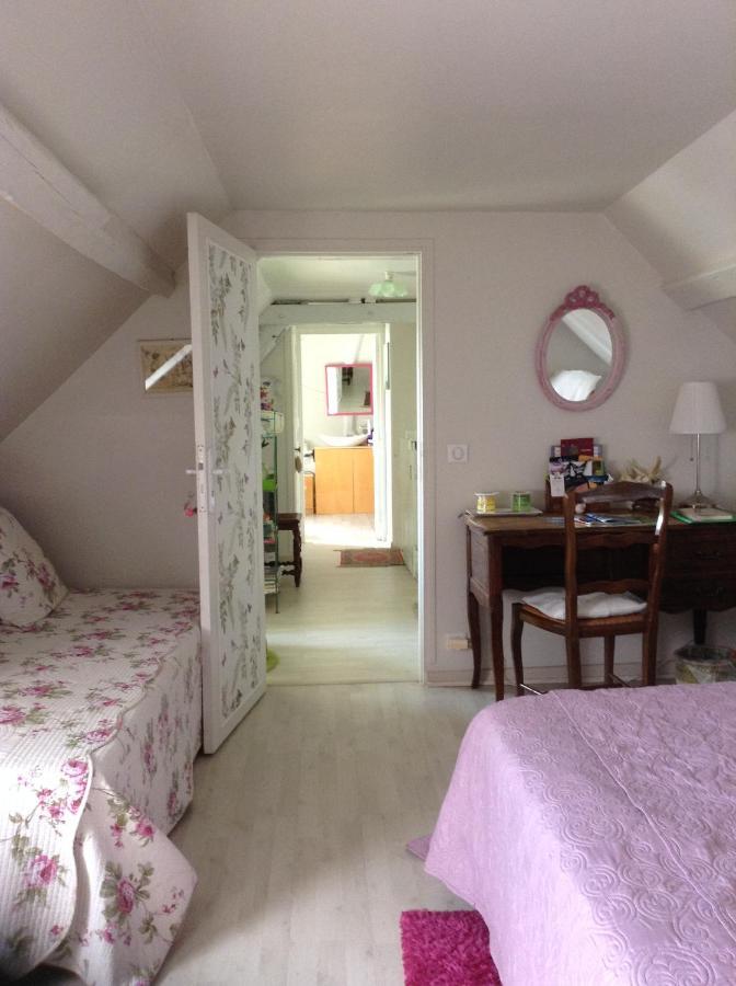 Bed and Breakfast Le Jardin Des Poules Thiétreville Exterior foto